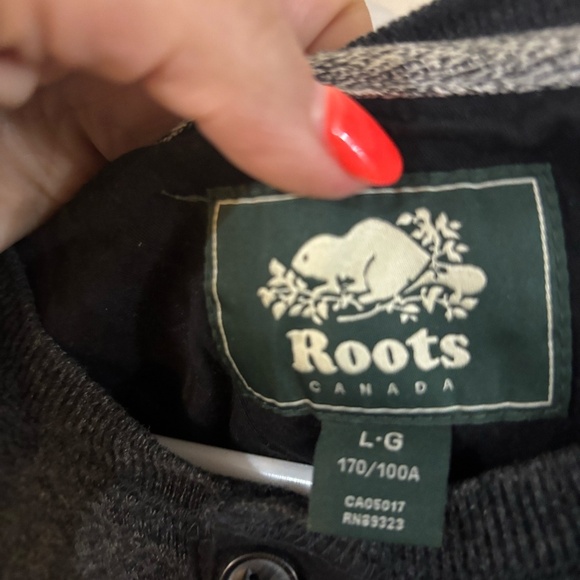 roots long sleeve sweatshirt like (thin material) - Picture 2 of 5